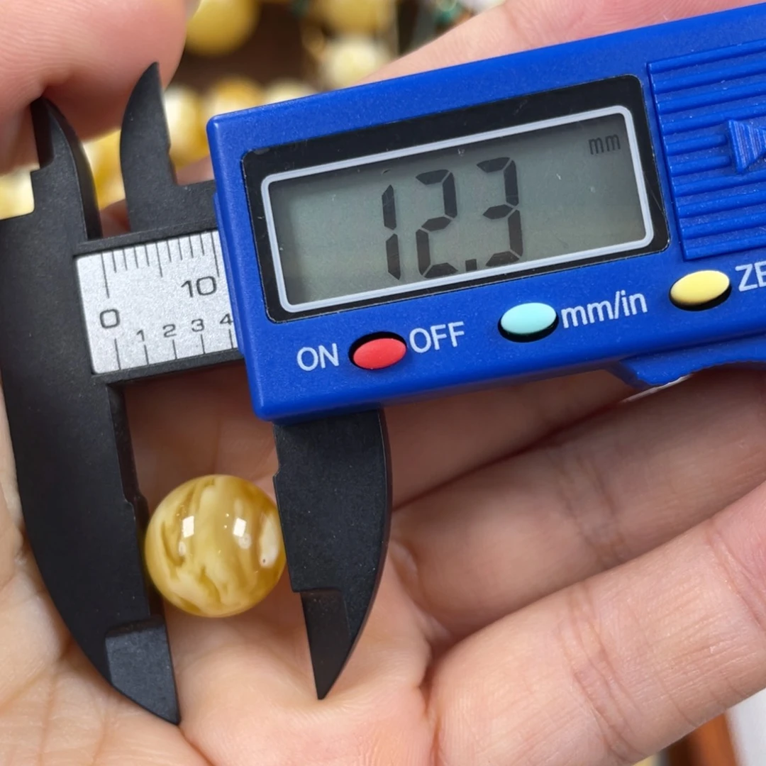 未镶嵌琥珀珠宝奇石