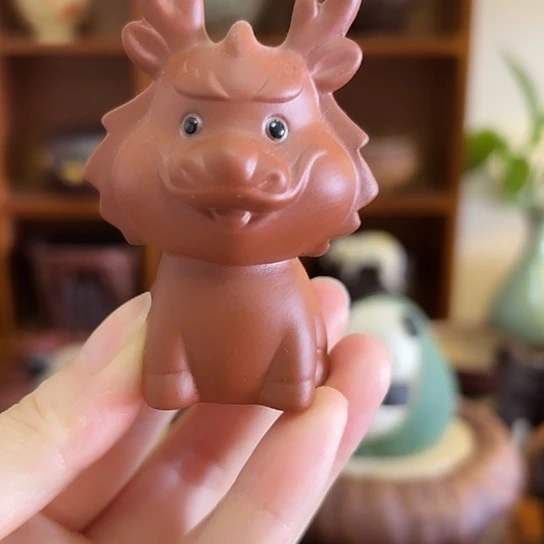 紫砂茶宠朱泥小龙人