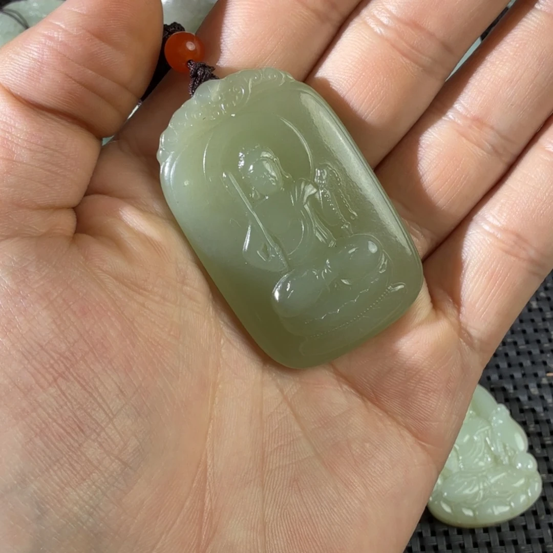 用***1和田玉未镶嵌颈饰