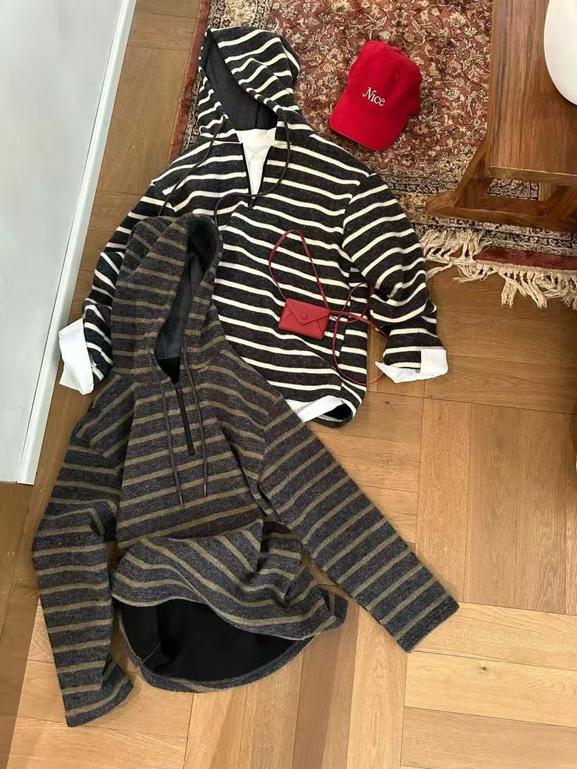 条纹休闲风带帽女C类厚款韩版连帽卫衣休闲冬季