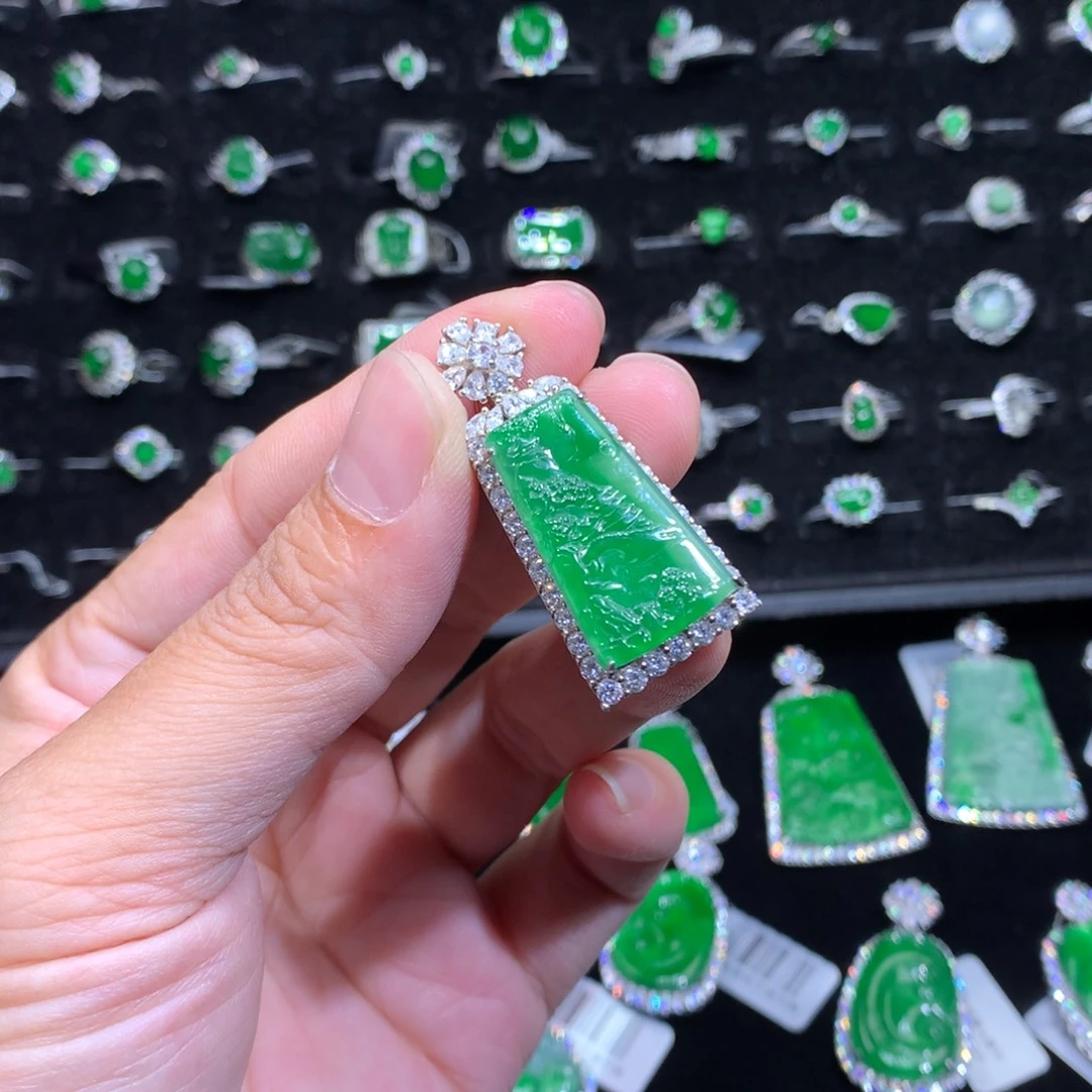 翡翠银S925镶嵌颈饰翡翠