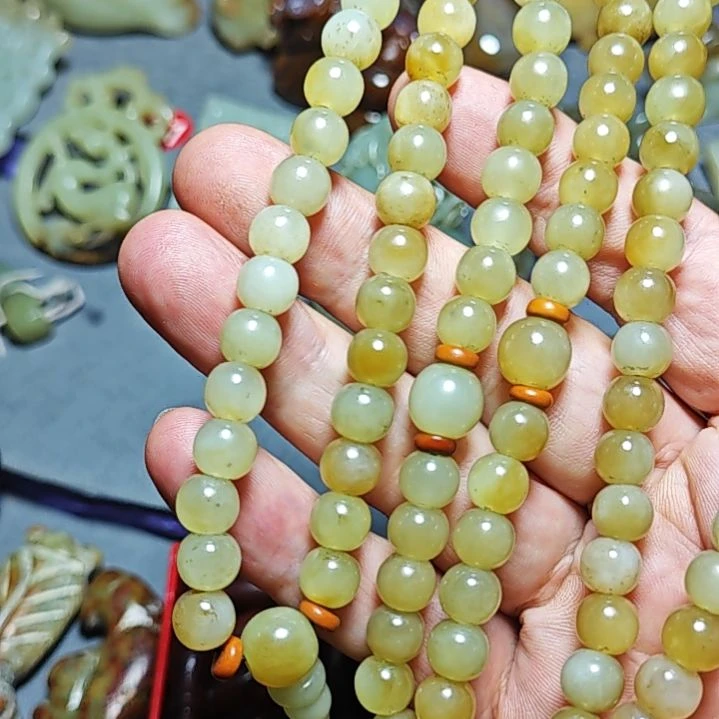 颈饰未镶嵌和田玉东*