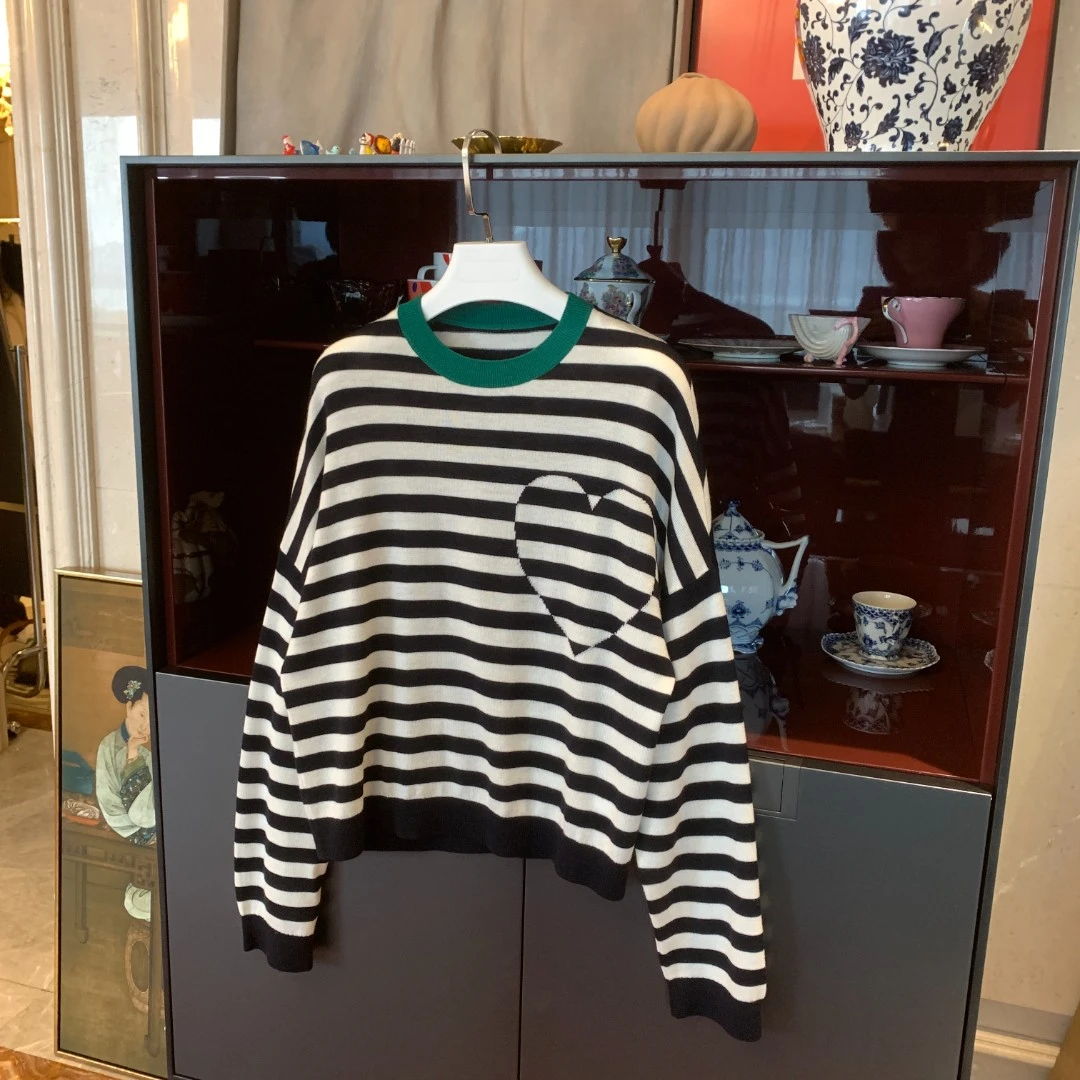 漫颜刘绵羊毛针织衫2023春季新品圆领条纹爱心长袖休闲上衣