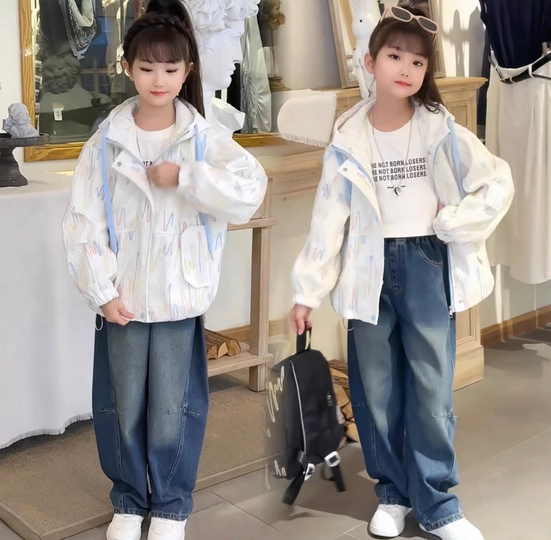 女童涂鸦彩绘连帽冲锋衣春秋新款洋气中大童百搭休闲防风夹克外套