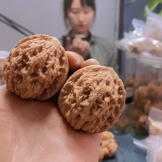 【闪购商品】把件文玩核桃40虎头老树
