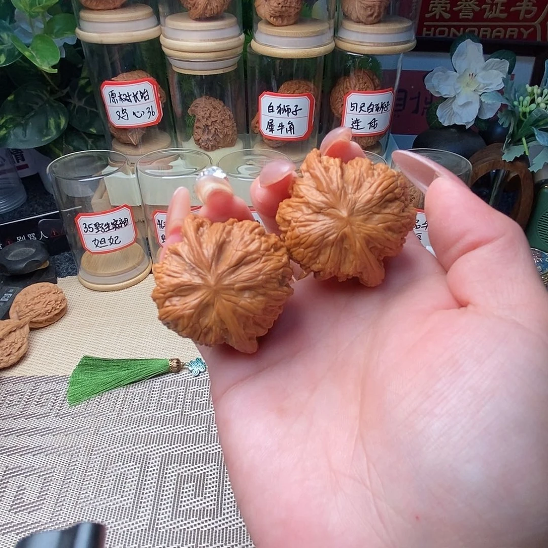 大***伟文玩核桃把件磨盘……072