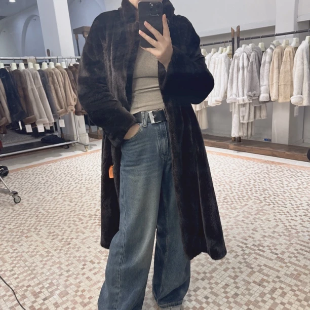 2025年新款宝嘉美本黑色阔版西服领水貂大衣