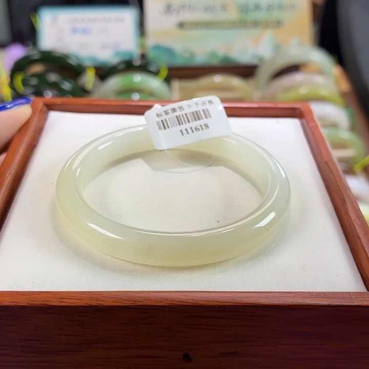 和田玉未镶嵌手镯19