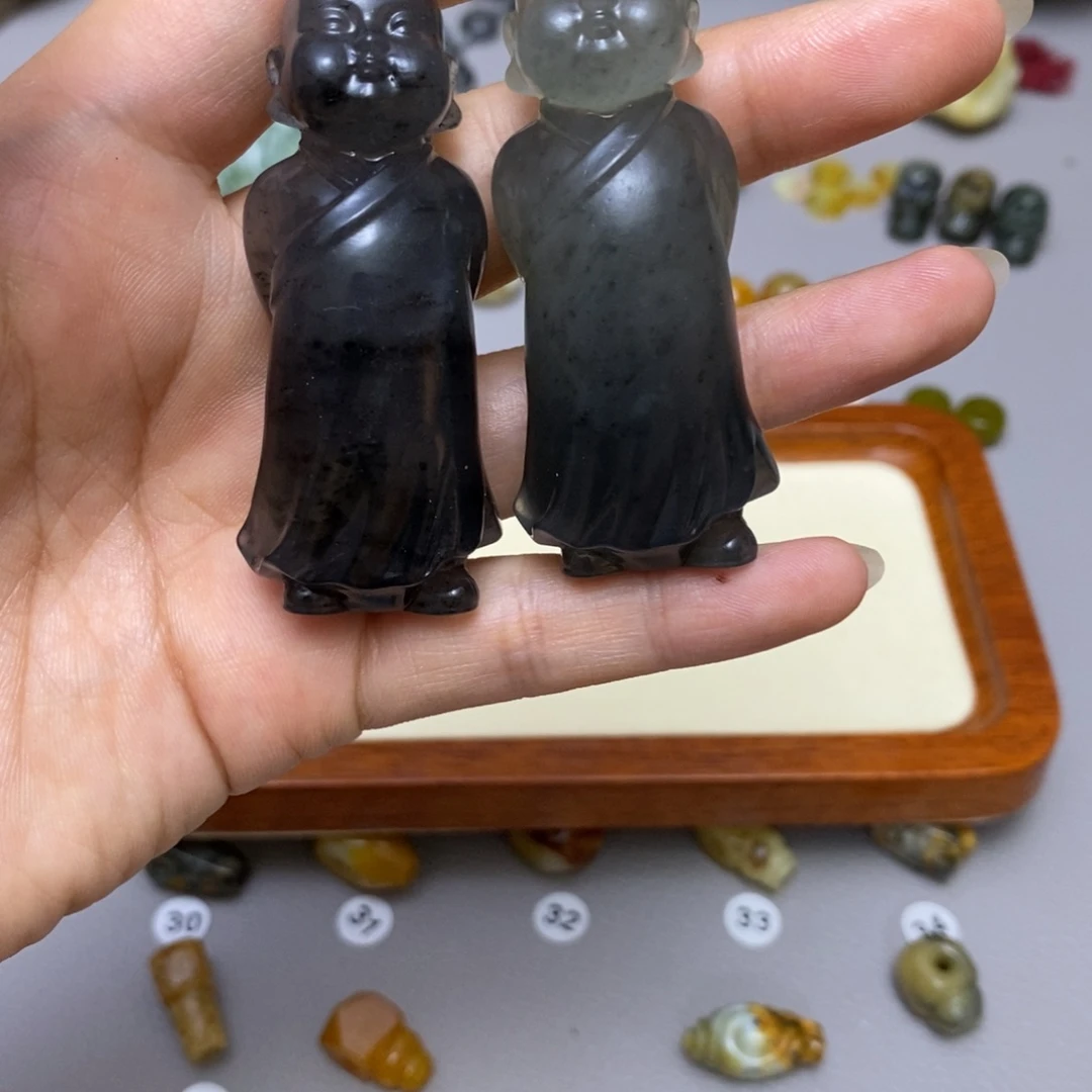 蛇纹石玉合金配饰刘*团