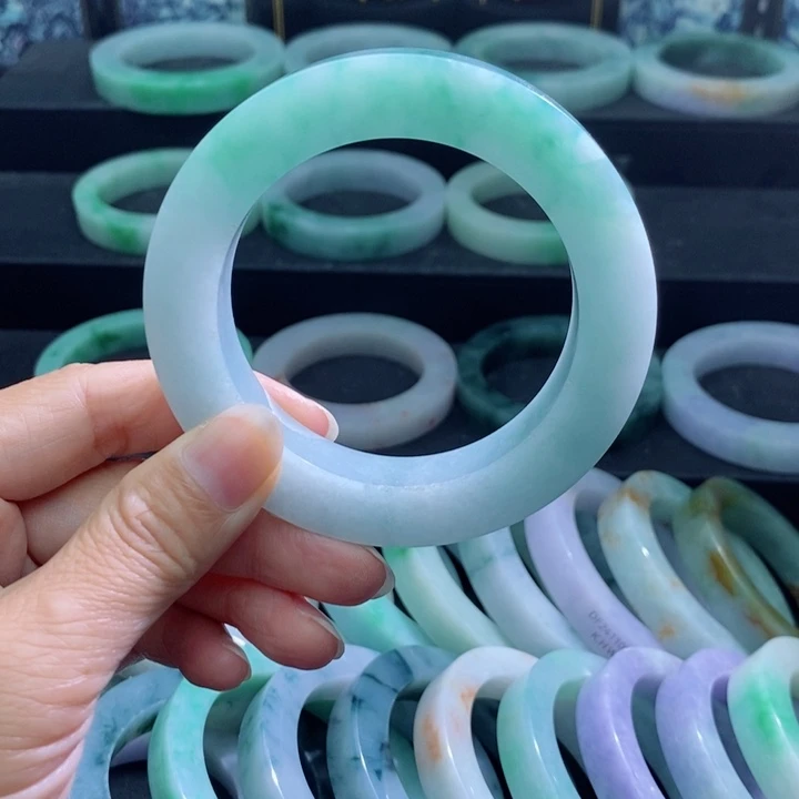 定制翡翠手镯未镶嵌司****韵