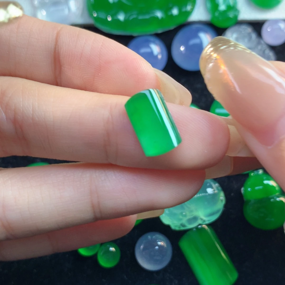 翡翠裸石11.72/7.25/2.70