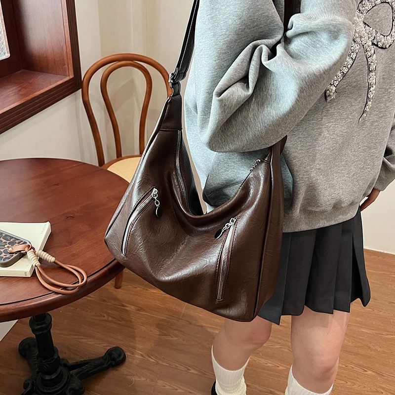 高级感百搭斜挎包包女2025新款潮时尚托特包小众大容量通勤包