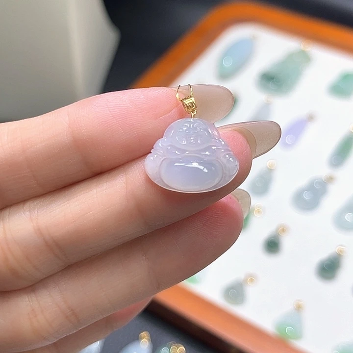 颈饰18K金镶嵌翡翠