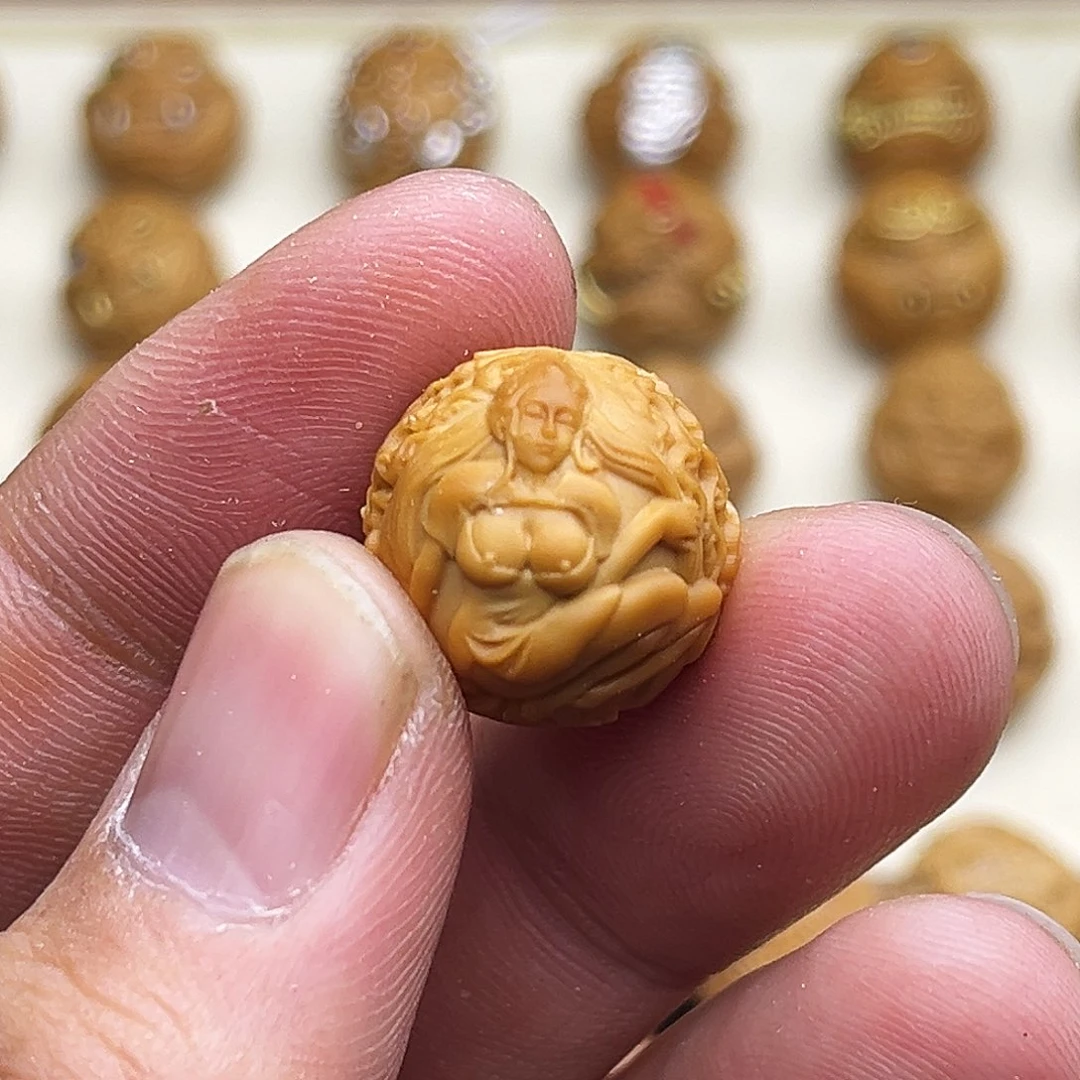 猴头核桃吊坠凤女17