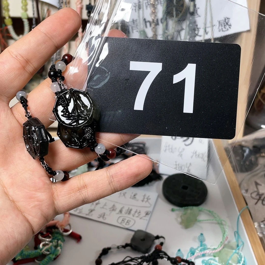 蛇纹石玉颈饰合金