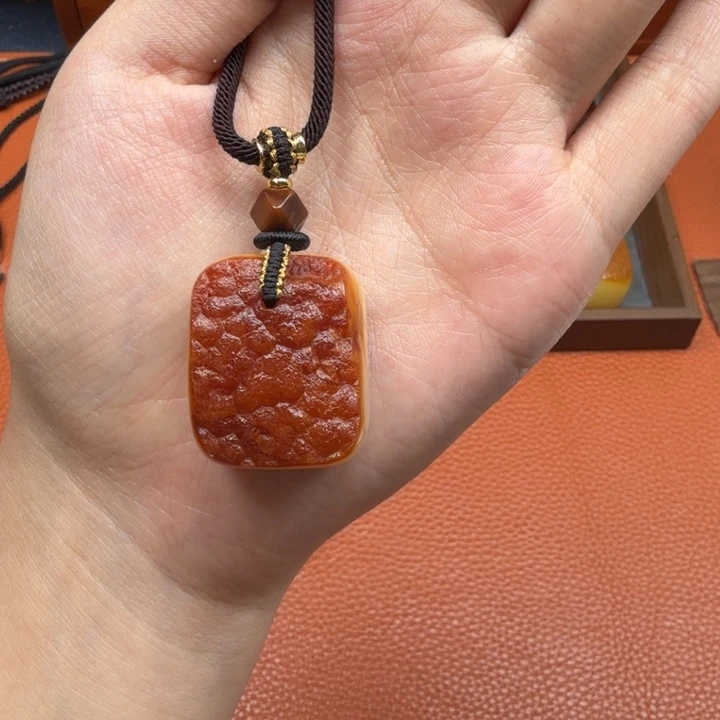 蜜蜡未镶嵌吊坠(赠链)