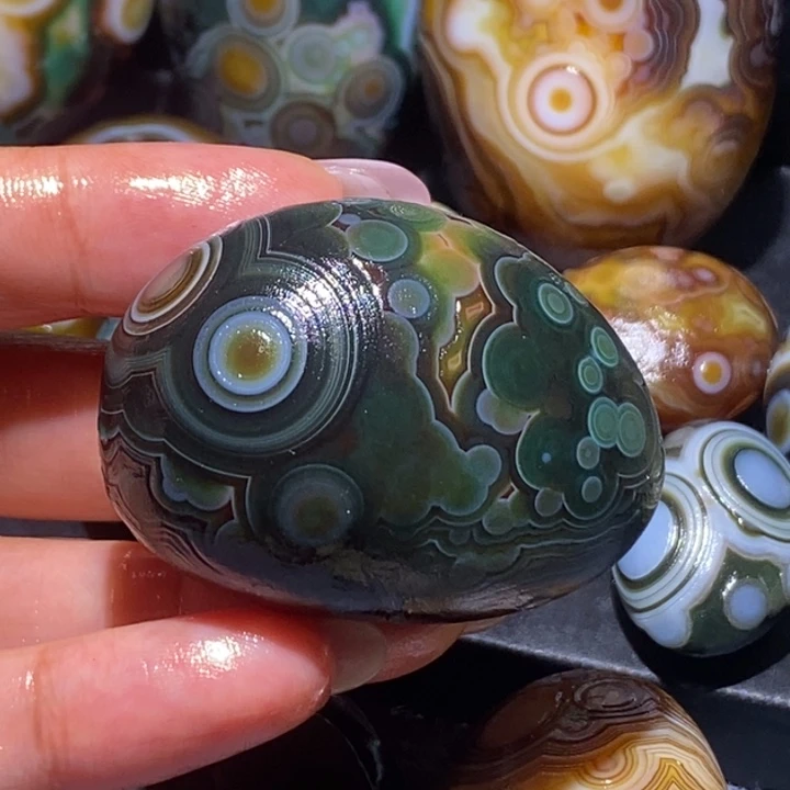 玛瑙/玉髓未镶嵌珠宝奇石75