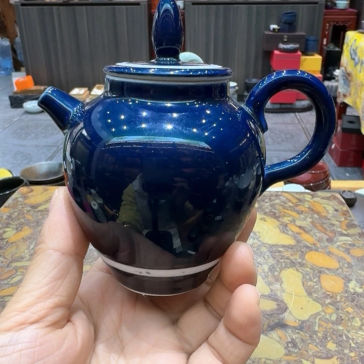 壶一个，瓷。。。品茗