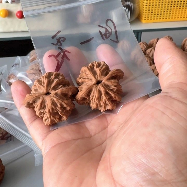 霂***间把件桃核麦虎42全品