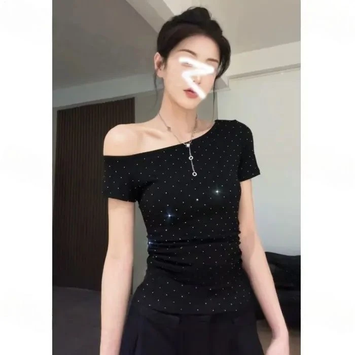 美式辣妹烫钻斜肩短袖T恤女夏季一字肩掐腰修身显瘦短款纯欲上衣
