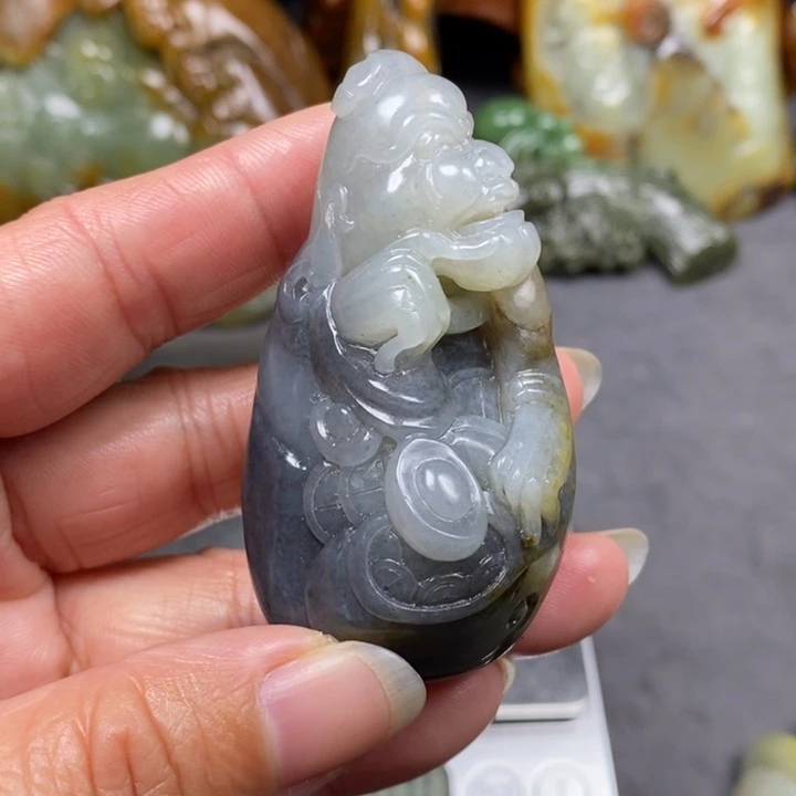 和田玉未镶嵌把件