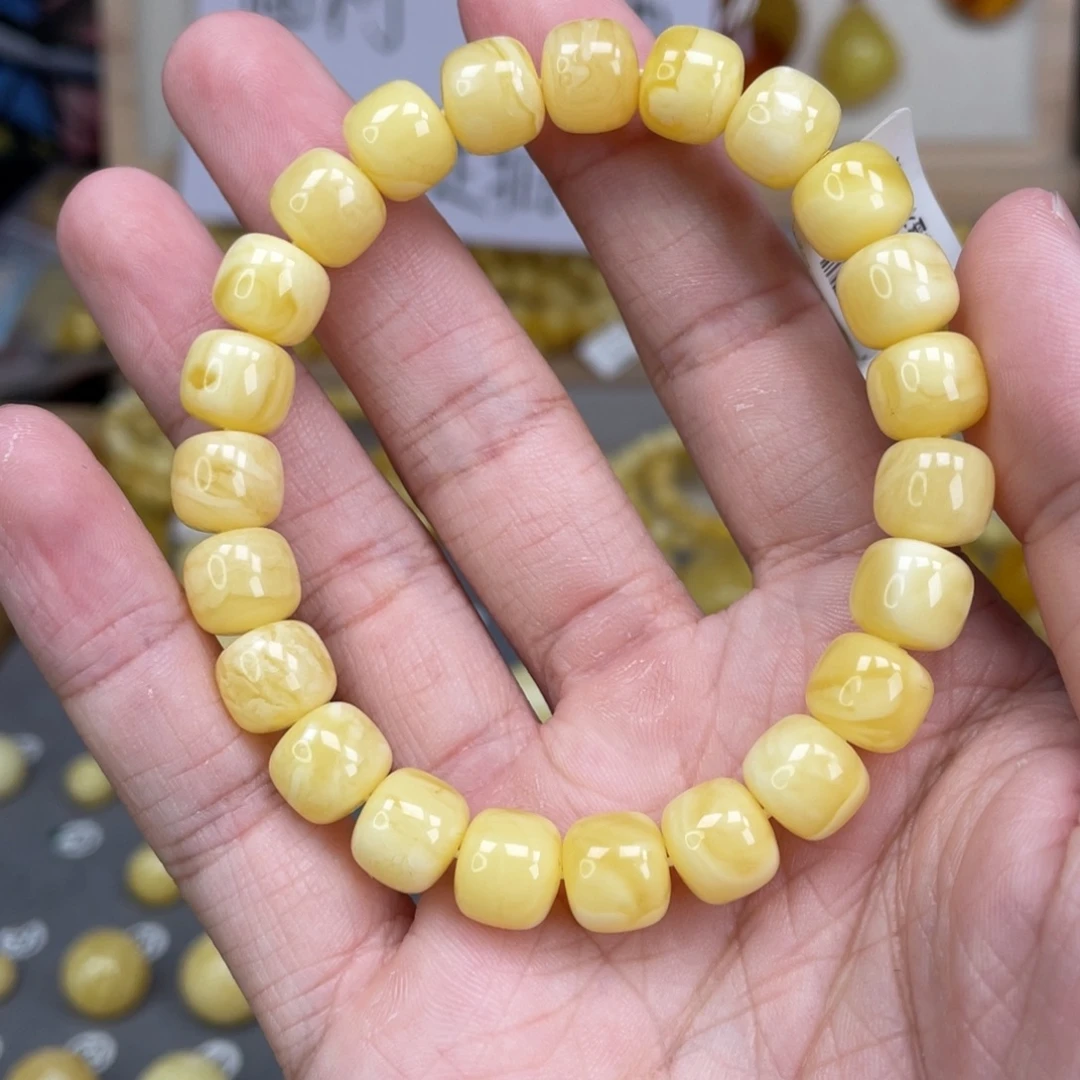 小***.蜜蜡未镶嵌裸石81号