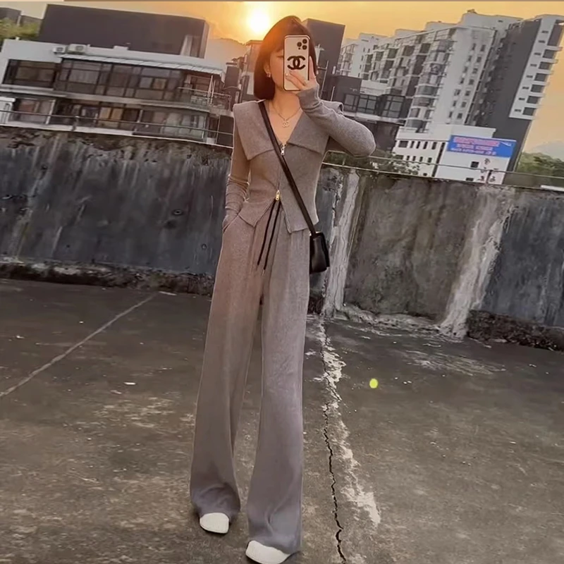 高级感时尚运动服套装女2026年春秋新款设计感上衣阔腿长裤两件套