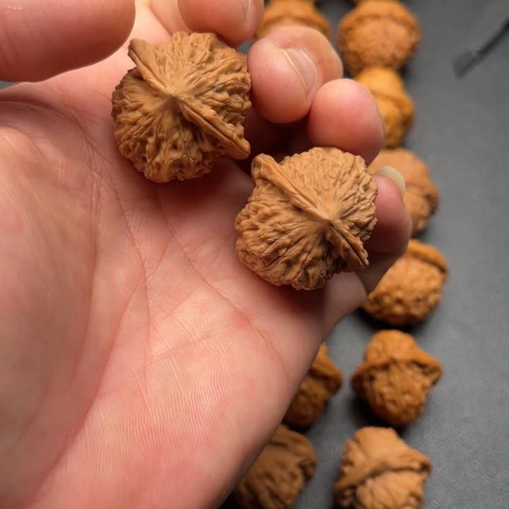 吊坠桃核野生核桃