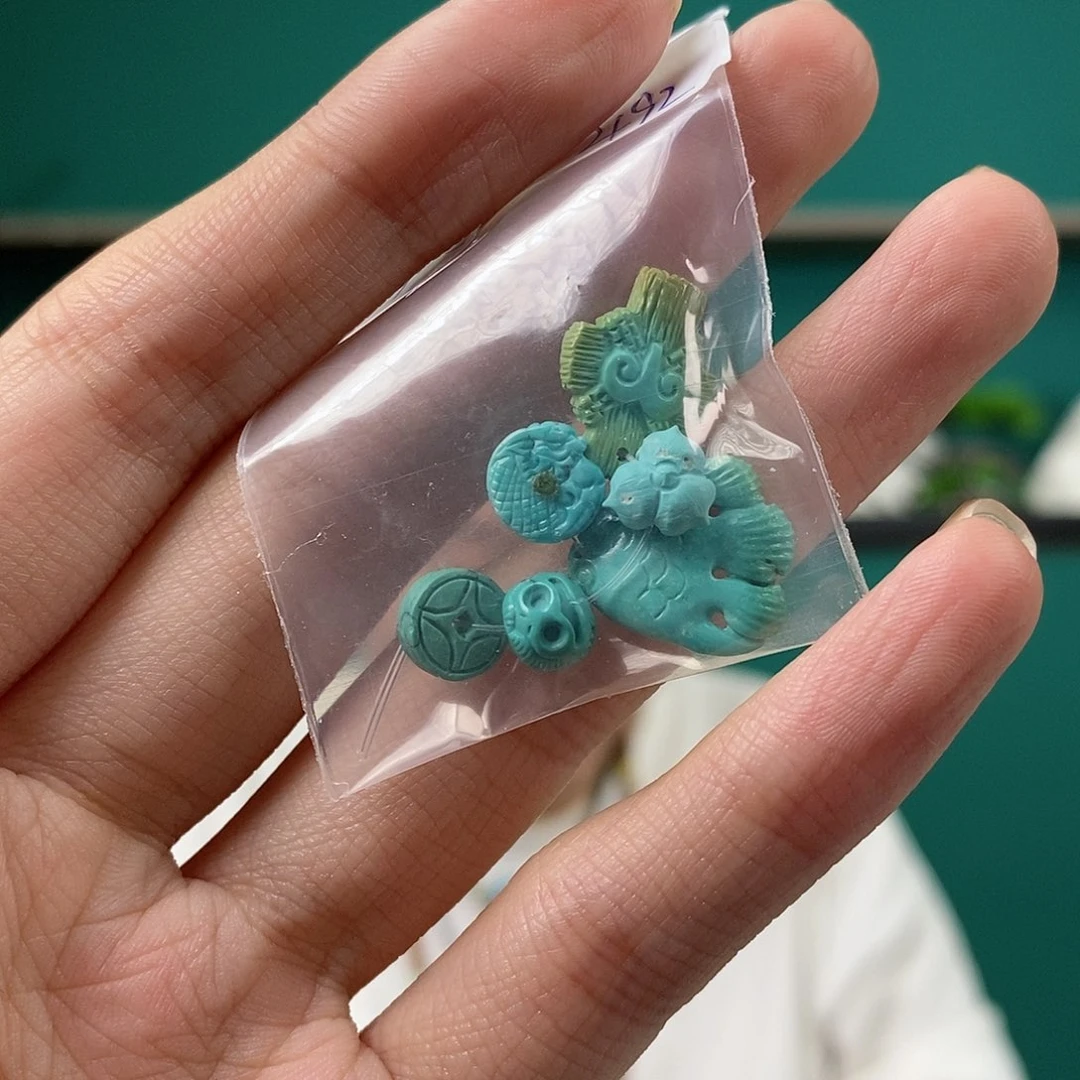 绿松石未镶嵌珠宝奇石