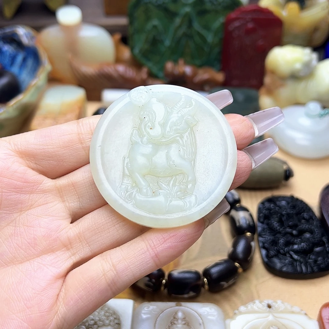 蛇纹石玉未镶嵌颈饰