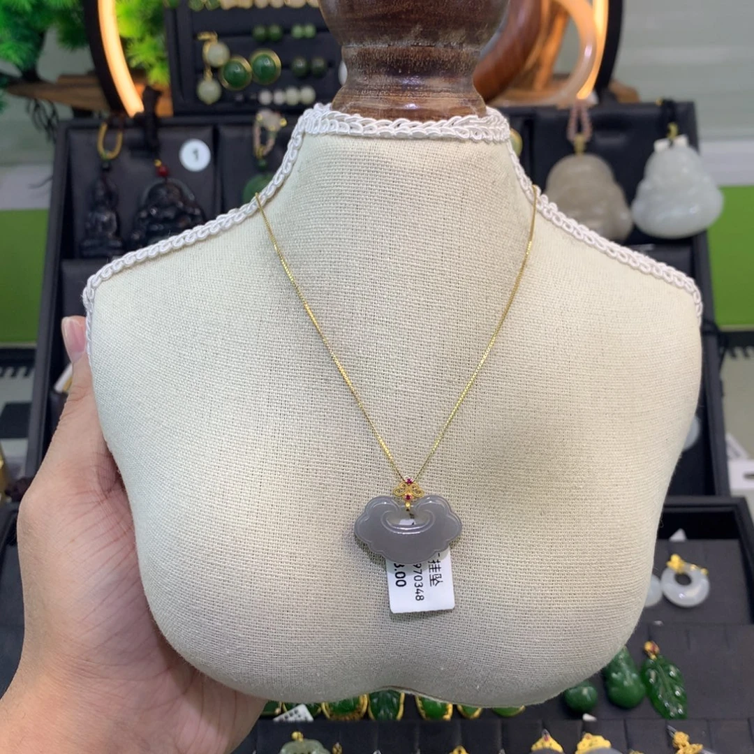 和田玉18K金镶嵌吊坠(赠链)