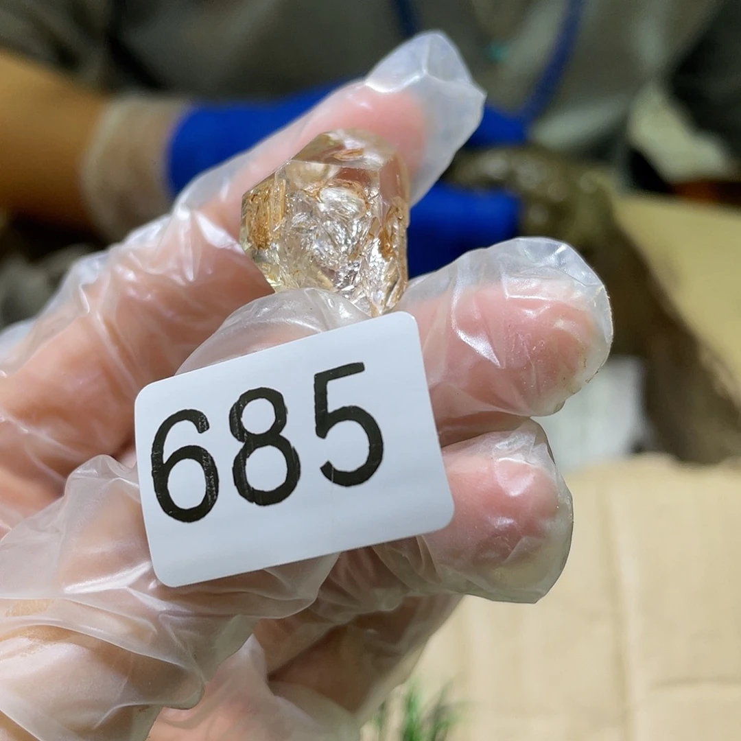 小***家水晶珠宝半成品未镶嵌