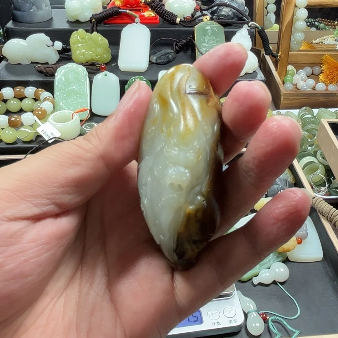 ****往和田玉未镶嵌颈饰