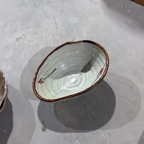 微瑕，不能明火，口径22高6，2个蛋形