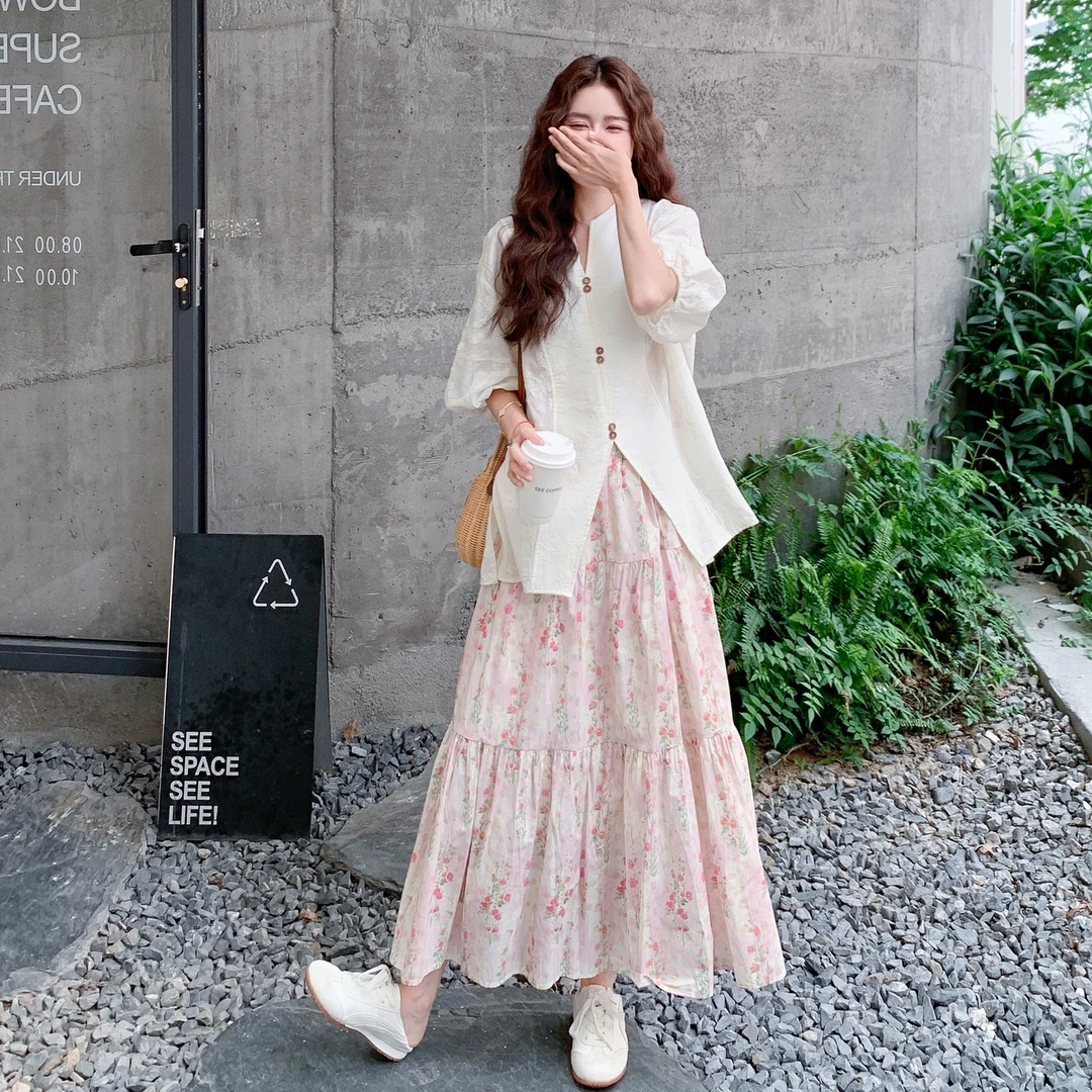 奶白色提花衬衫套装2025新款大方得体一整套粉调碎花半身裙两件套