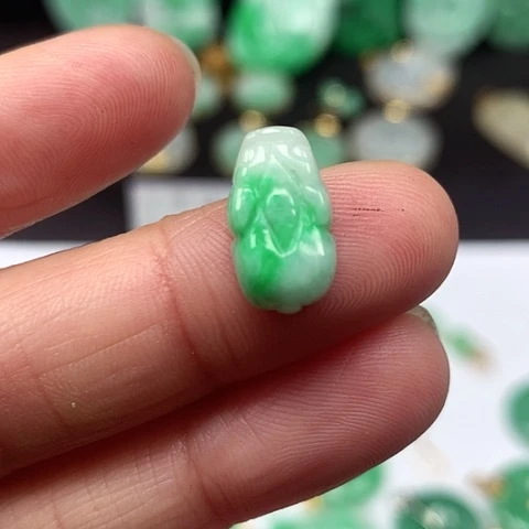 翡翠吊坠(不含链)18K金镶嵌叶*欣