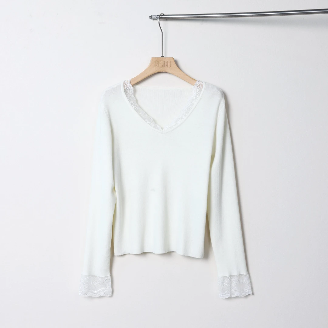 QC裂渡【蕾丝针织】微胖大码女装秋V领蕾丝拼接毛衣ZY501K36