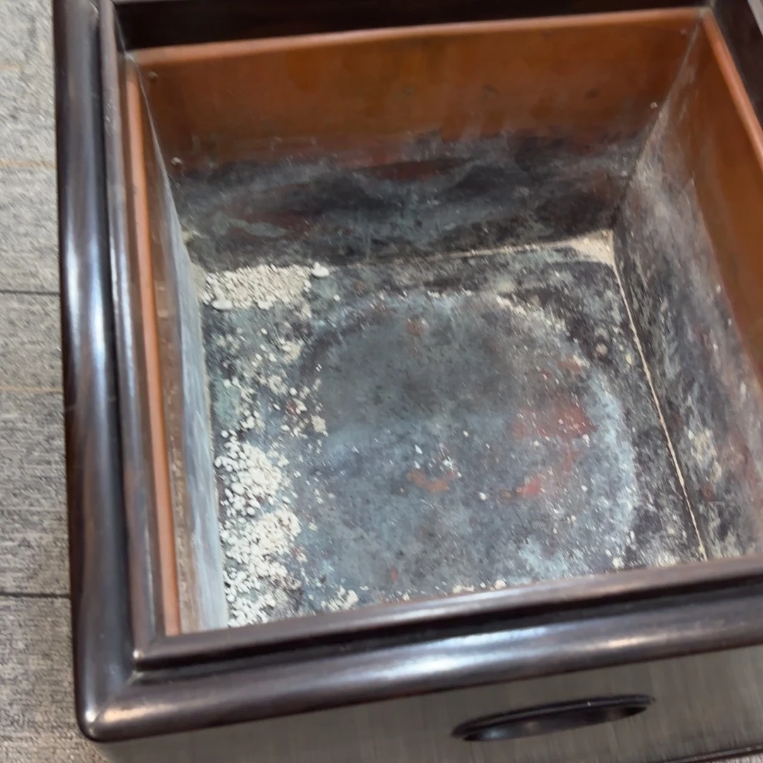 财***来非常喜欢这个瓷器
