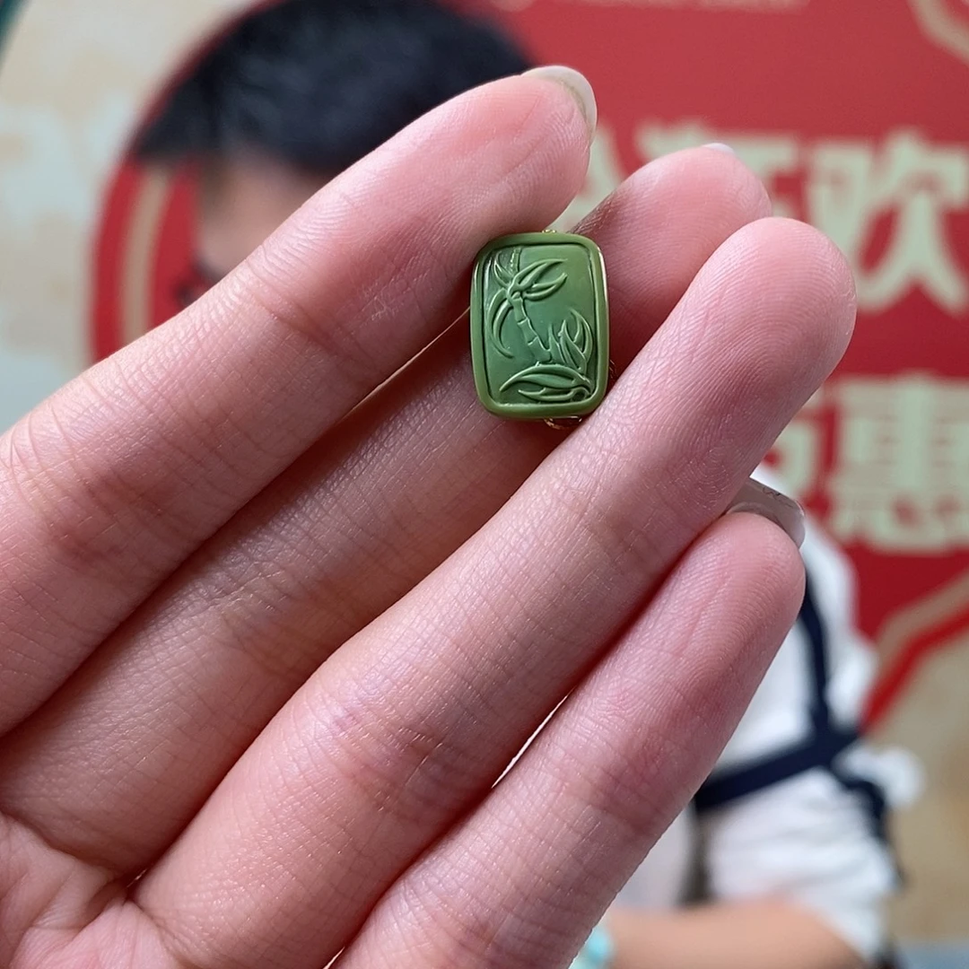 绿松石未镶嵌挂件