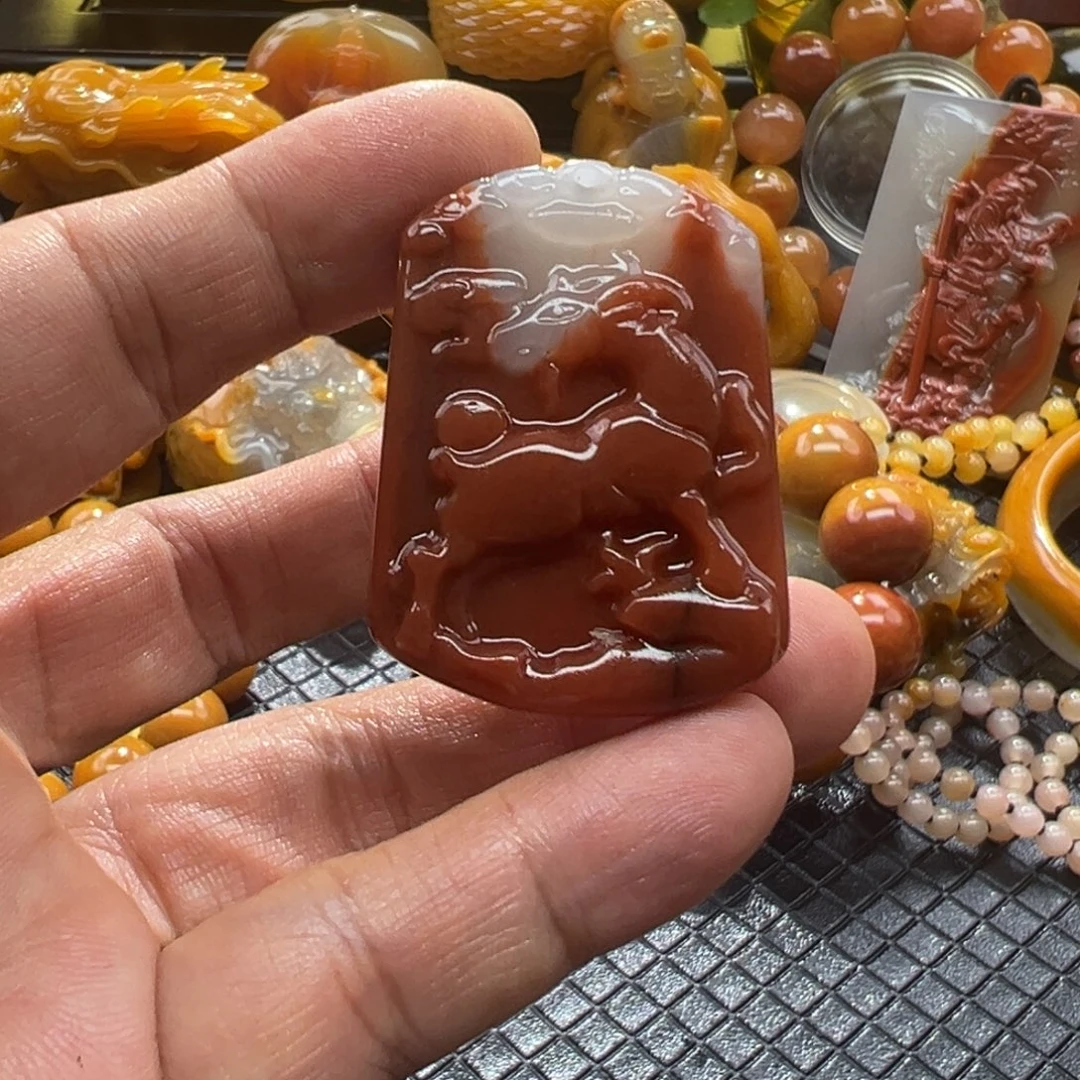 石英质玉未镶嵌颈饰