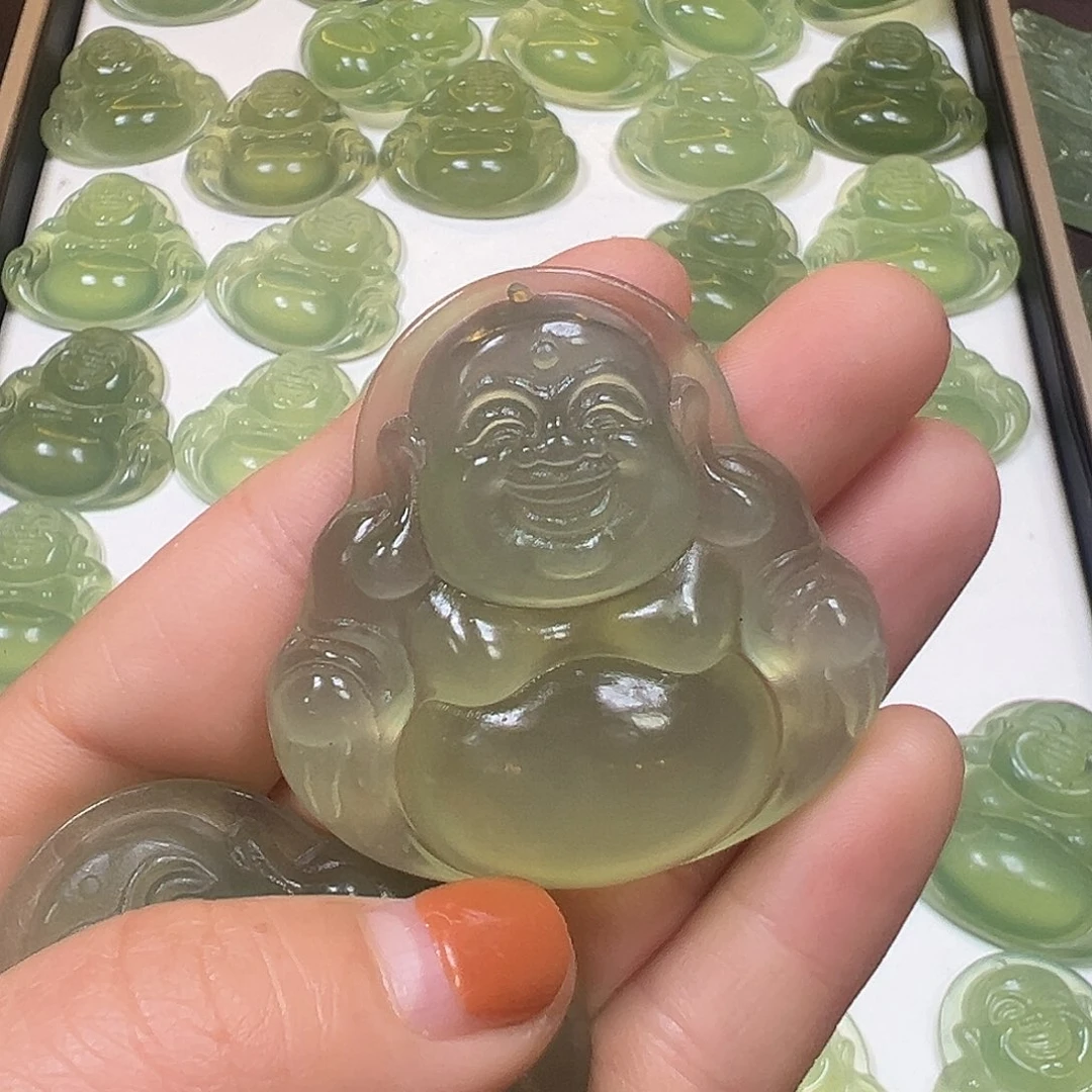 李***。蛇纹石玉未镶嵌吊坠