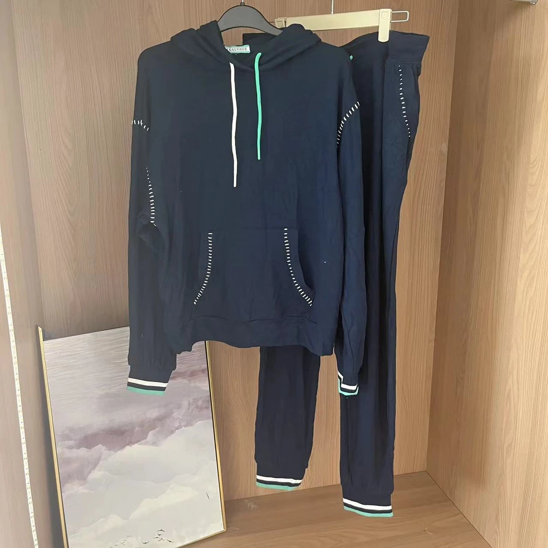 41302柔软戴帽卫衣套装