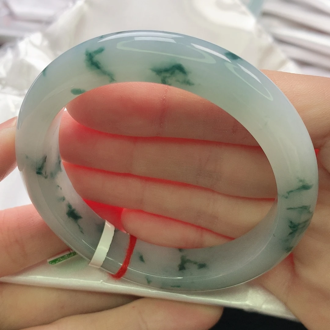 翡翠未镶嵌手镯缅甸5556完美