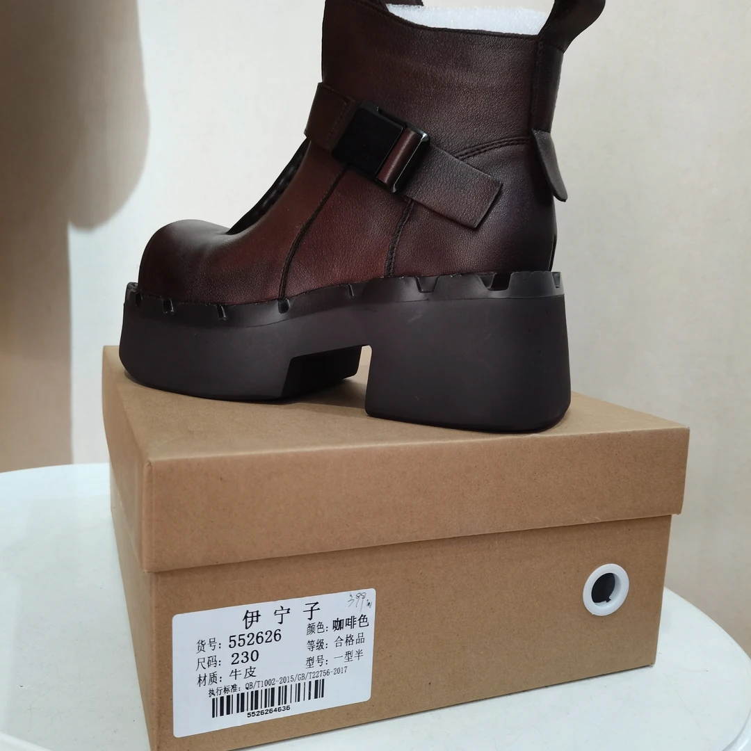 英伦搭扣防滑复古港风圆头马丁靴棕色时尚女靴