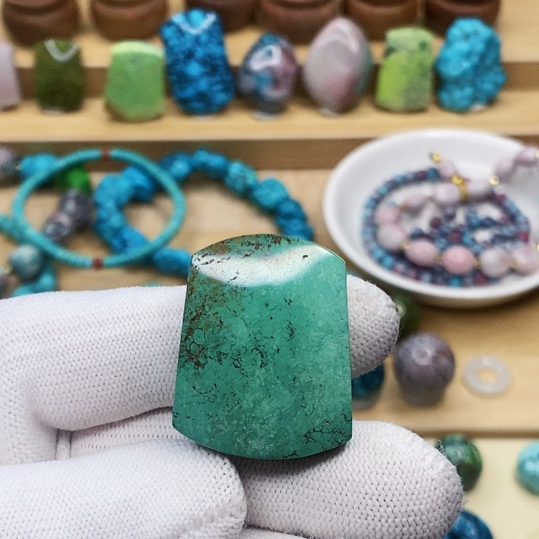 绿松石未镶嵌珠宝奇石