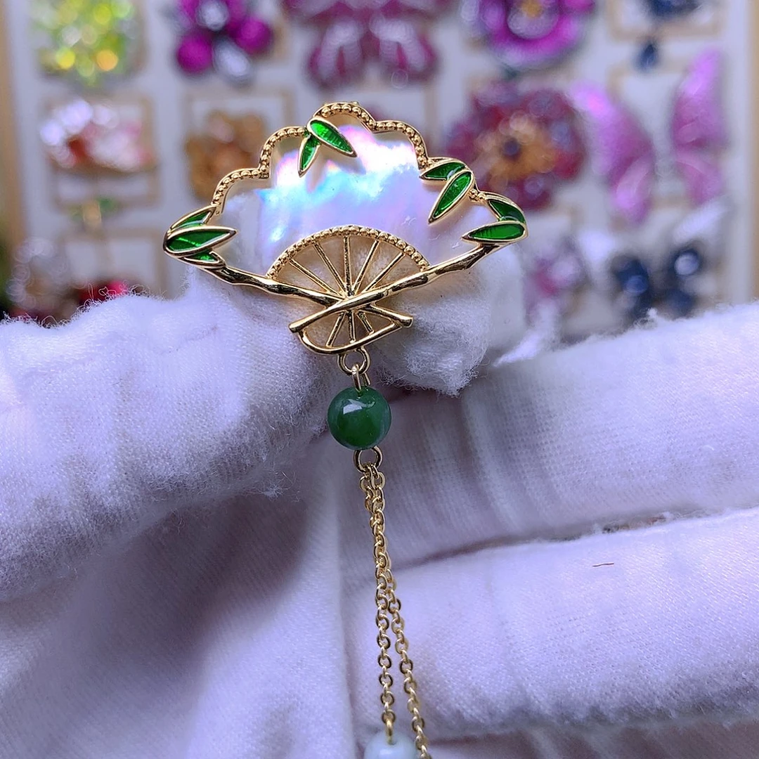 合成立方氧化锆铜胸针