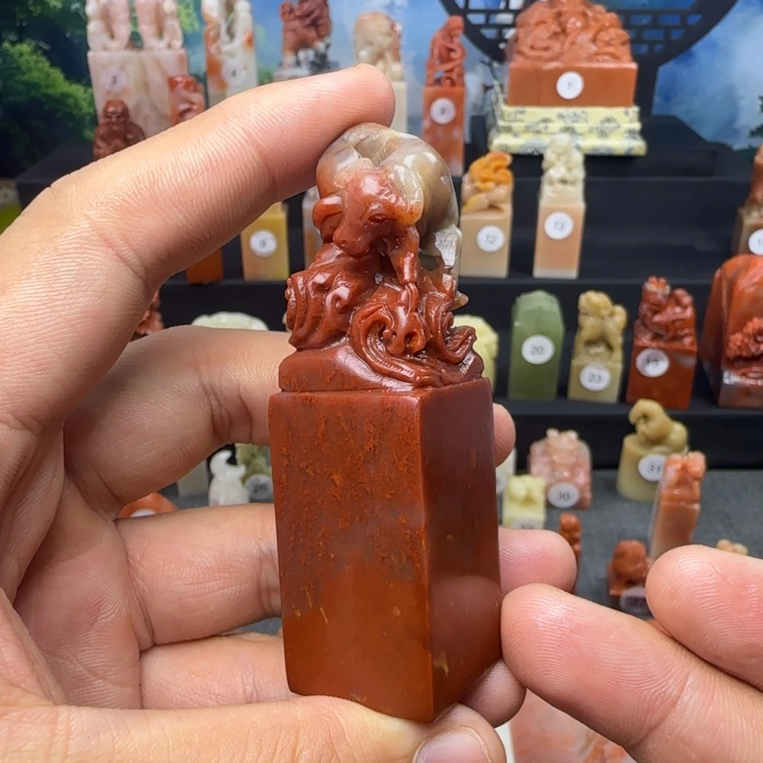 寿山石印石芙蓉水洞2.3公分印面牛气冲天