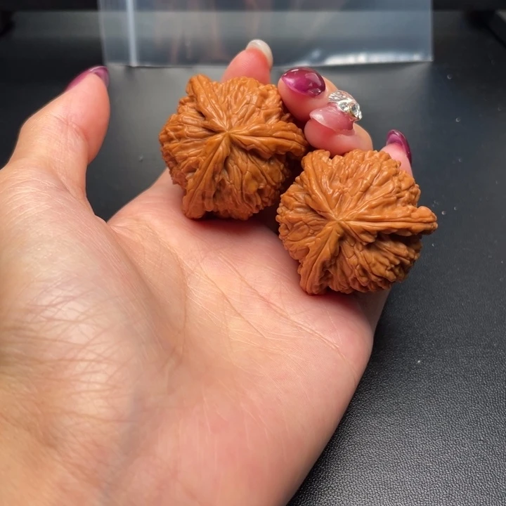 x***c吊坠文玩核桃白狮子