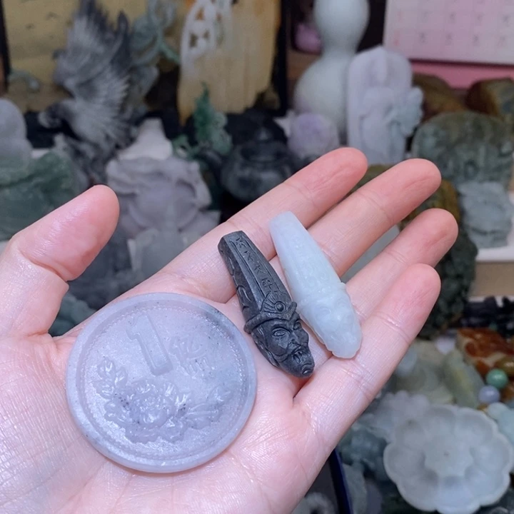 D***I定制翡翠未镶嵌翡翠