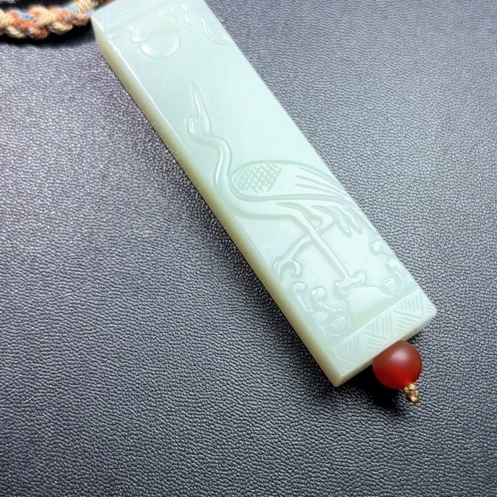 用***4和田玉未镶嵌挂件